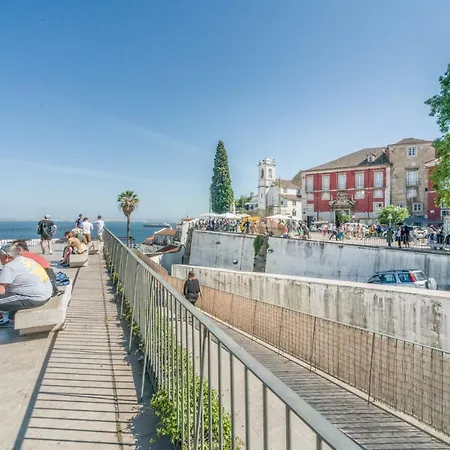 Alfama Lyfe - Historic In Fado District *
