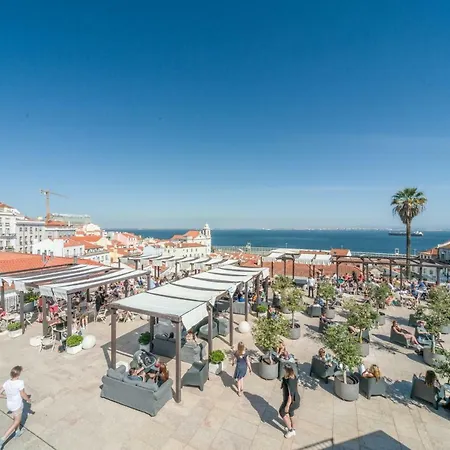 Alfama Lyfe - Historic In Fado District *