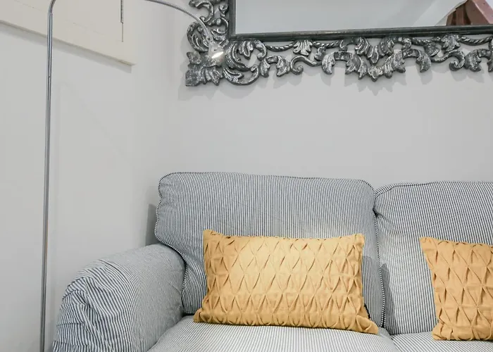 Alfama Lyfe - Historic In Fado District Apartment