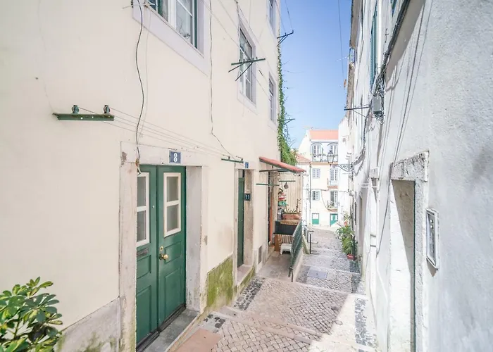 Alfama Lyfe - Historic In Fado District *