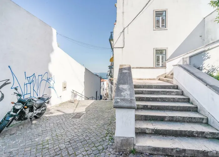 Alfama Lyfe - Historic In Fado District