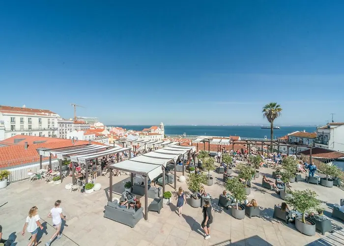 Alfama Lyfe - Historic In Fado District *