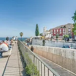 Alfama Lyfe - Historic In Fado District *